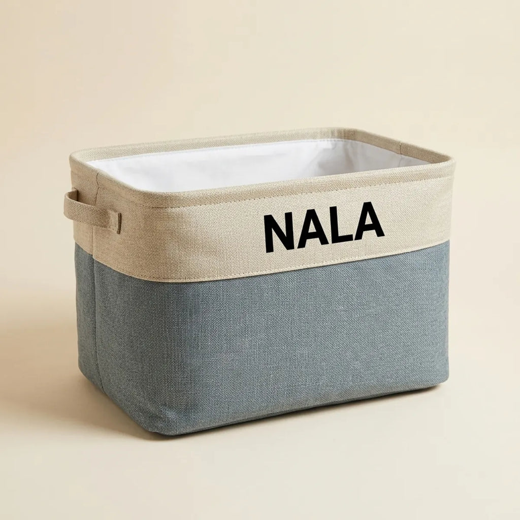 Coffre à jouets pour chien gris bleu avec prénom imprimé sur le bandeau