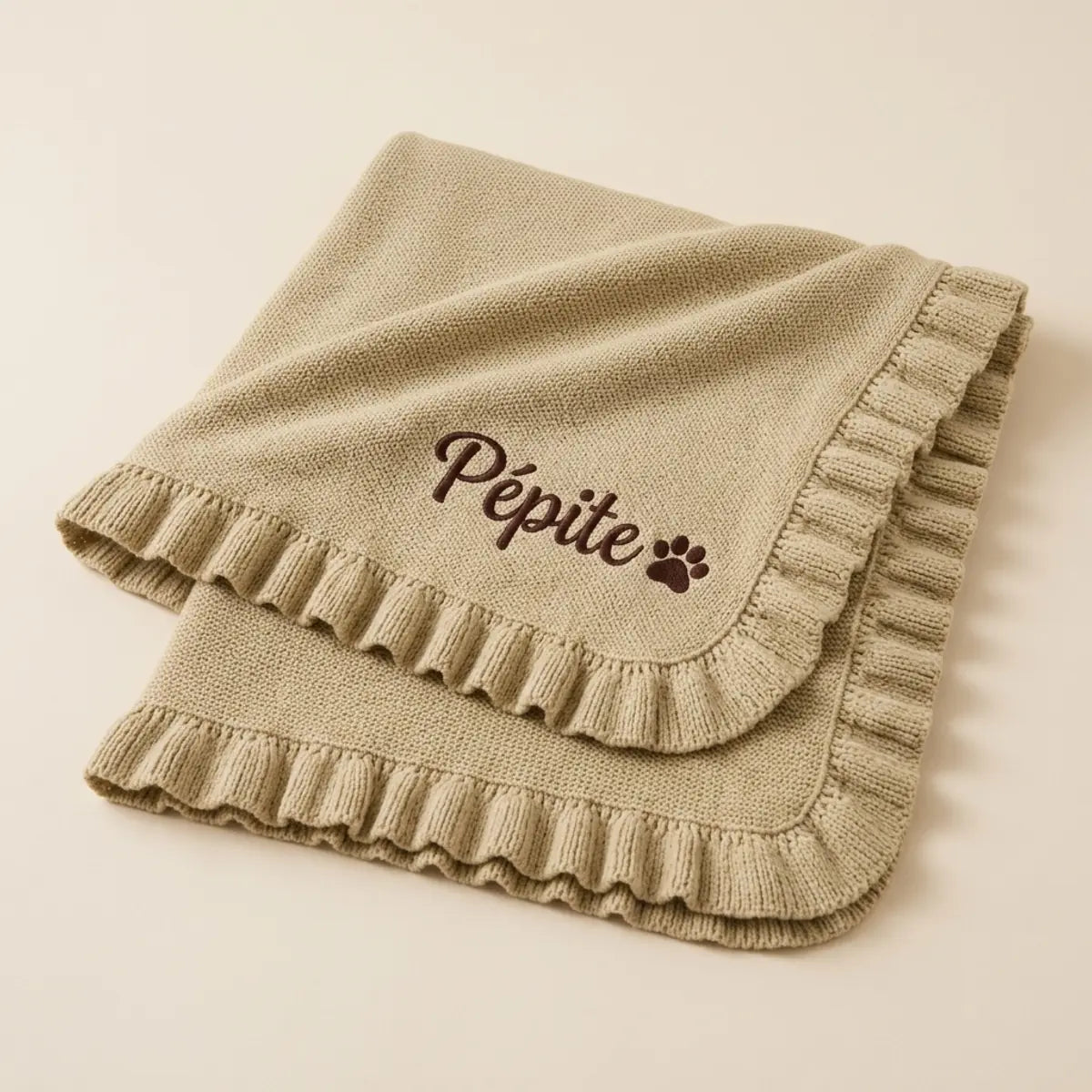 Plaid pour chien en coton tricoté beige brodé au prénom